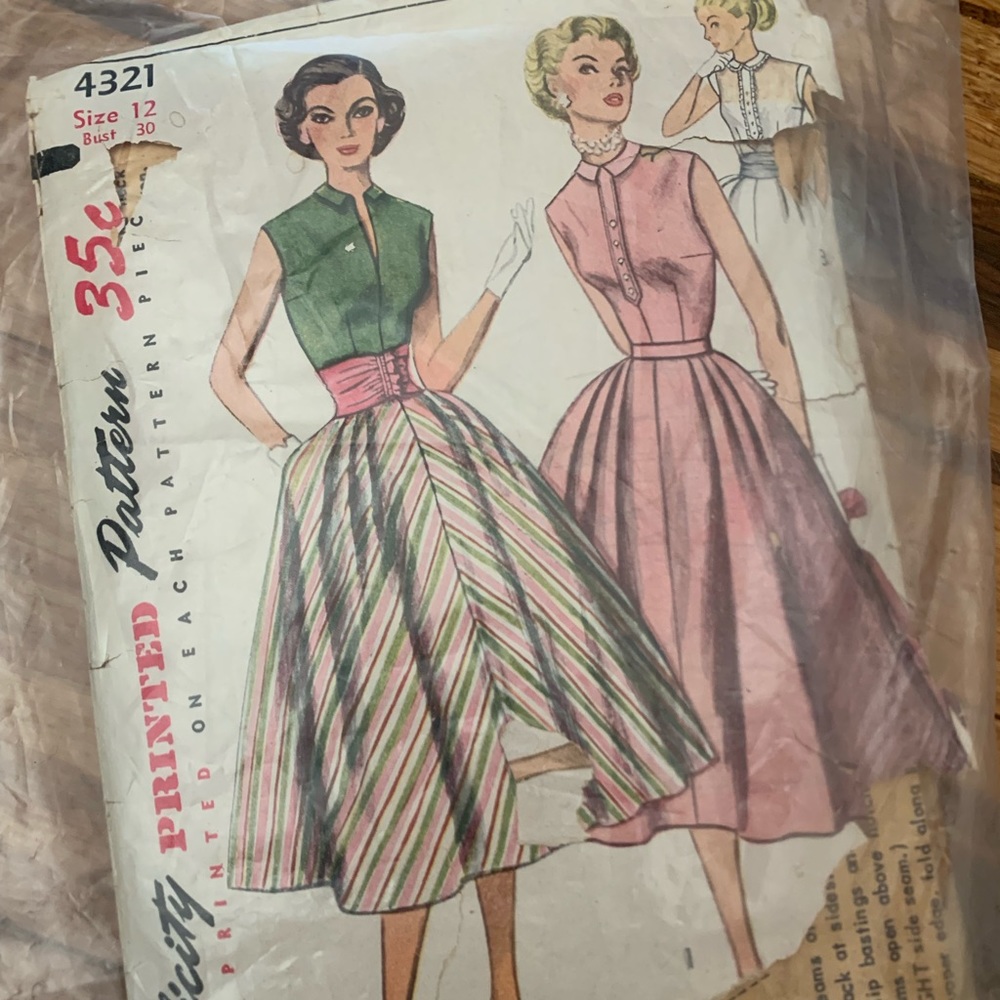 Vintage Sewing Patterns - Picture 3 of 9